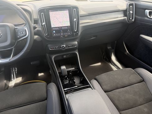 Used 2023 Volvo XC40 Recharge Plus w/ Protection Package Premier AWD/4WD image 15
