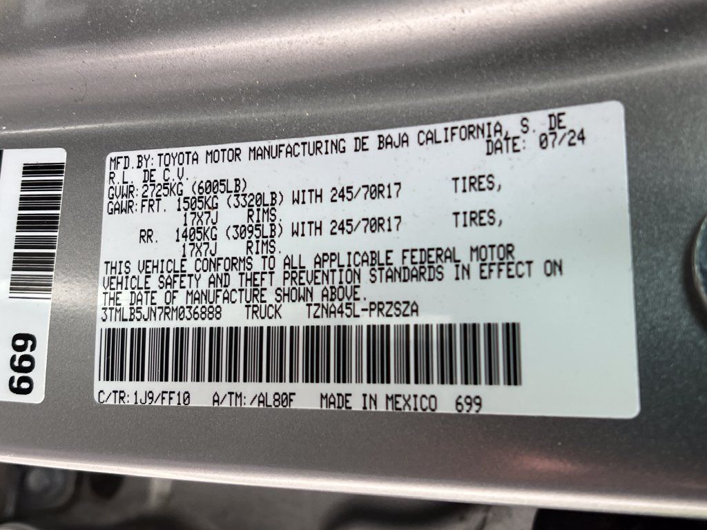 Certified 2024 Toyota Tacoma SR5 AWD/4WD image 37
