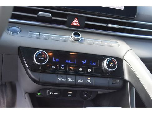 Used 2024 Hyundai Elantra SEL image 24