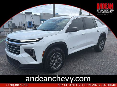 New 2026 Chevrolet Traverse LT FWD image 1