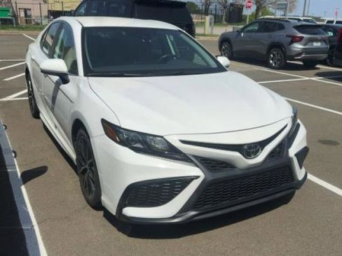 Used 2023 Toyota Camry SE image 5