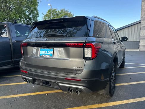 Used 2025 Ford Explorer Platinum w/ Ultimate Package AWD/4WD image 4