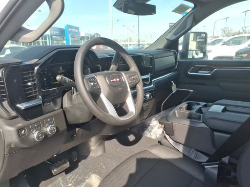 New 2026 GMC Sierra 3500 SLE w/ SLE Value Package image 7