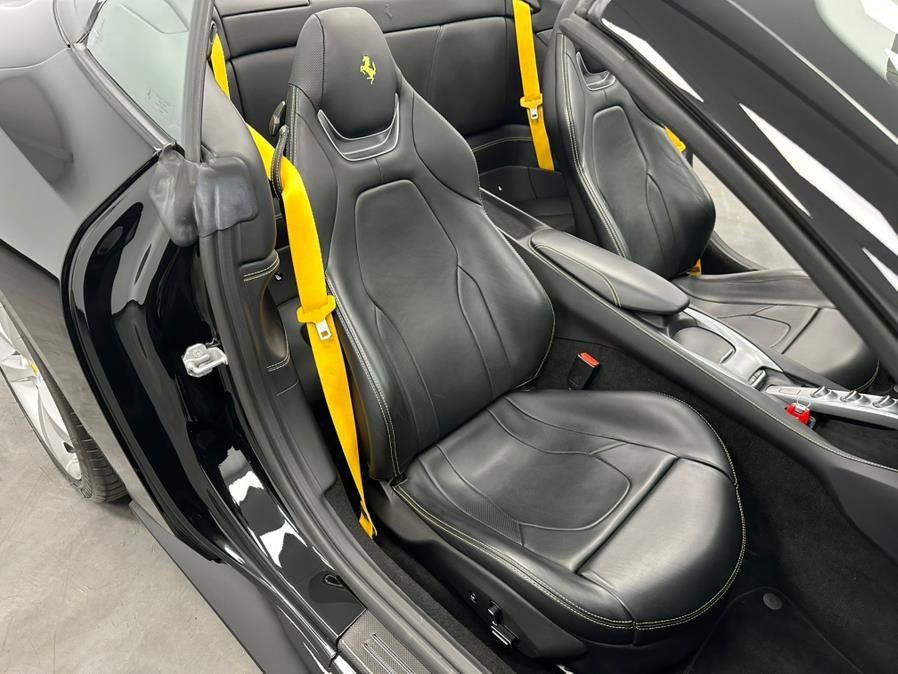 Used 2019 Ferrari Portofino RWD image 54