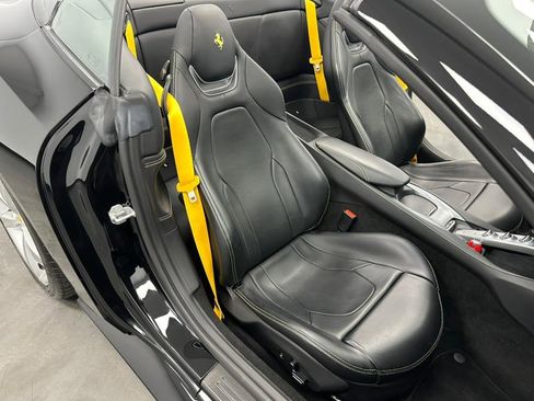 Used 2019 Ferrari Portofino RWD image 54