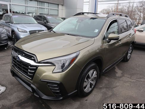 Used 2023 Subaru Ascent Premium w/ Convenience Package image 5