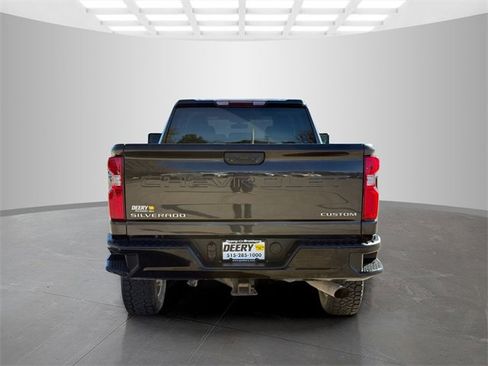Used 2021 Chevrolet Silverado 2500 Custom w/ Custom Value Package image 7