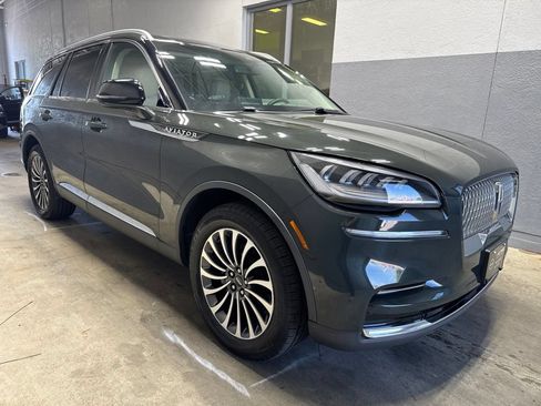 Used 2022 Lincoln Aviator AWD w/ Premium Package image 4