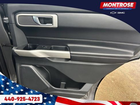 Used 2022 Ford Explorer XLT w/ Equipment Group 202A AWD/4WD image 27