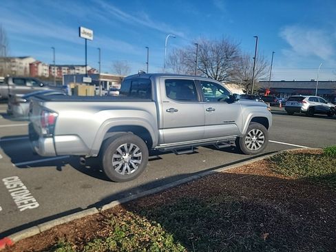 Certified 2022 Toyota Tacoma Limited image 1