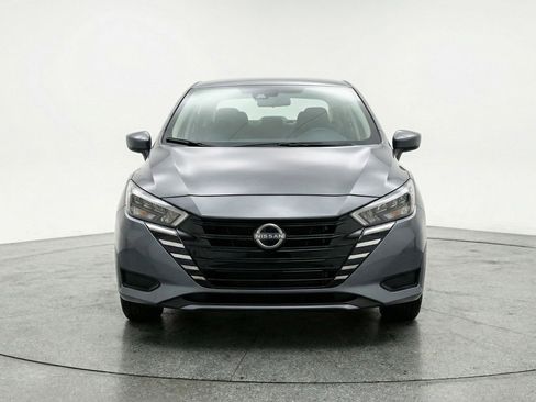 Used 2025 Nissan Versa SV image 2