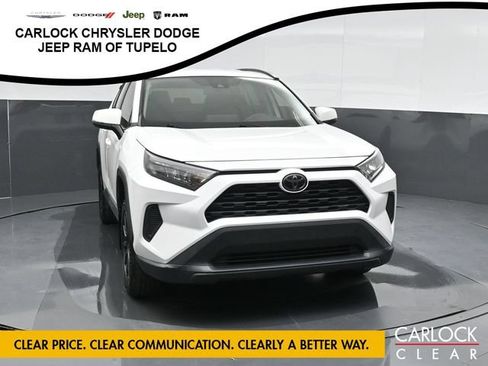 Used 2021 Toyota RAV4 LE AWD/4WD image 7