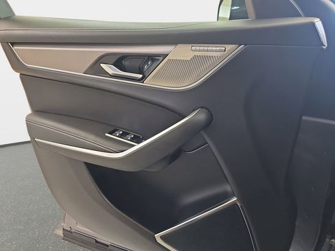 Used 2024 Jaguar F-PACE R-Dynamic S image 27