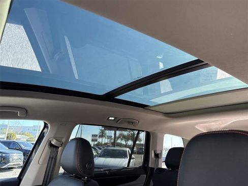 Used 2025 Volkswagen Atlas Peak Edition SE image 25