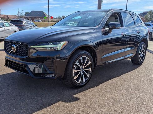 Used 2024 Volvo XC60 B5 Core image 5