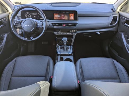 Used 2025 Kia Seltos EX w/ EX Sunroof Package image 15