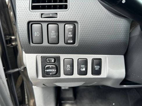Used 2012 Toyota Tacoma 4x4 Access Cab V6 w/ TRD Off-Road Pkg image 13