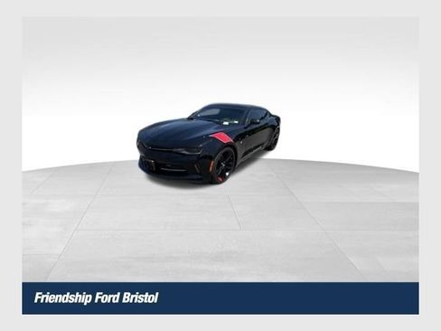 Used 2017 Chevrolet Camaro LT RWD image 1