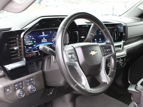 Used 2024 Chevrolet Silverado 2500 LTZ AWD/4WD image 10