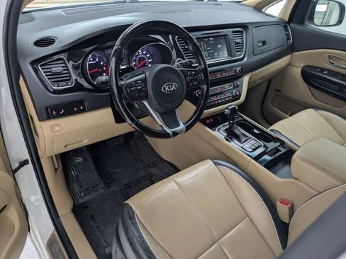 Used 2016 Kia Sedona SX Limited FWD image 10