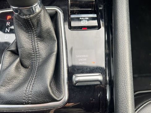 Used 2025 Jeep Compass Limited image 22