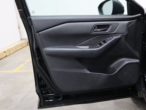 Used 2024 Nissan Rogue S FWD image 16