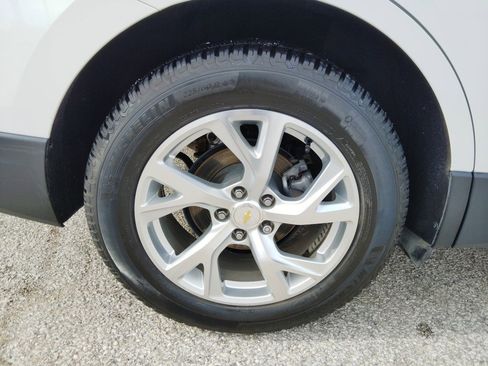 Used 2019 Chevrolet Equinox LT w/ Sun & Navigation Package image 10