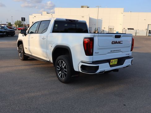 Certified 2024 GMC Sierra 1500 AT4 w/ Technology Package AWD/4WD image 5