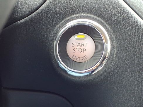Used 2020 Nissan Pathfinder SL AWD/4WD image 23
