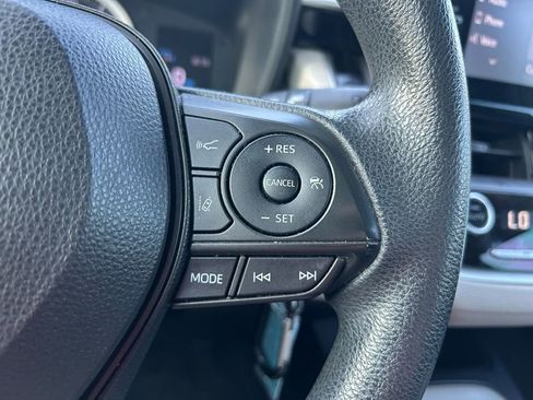 Used 2020 Toyota Corolla LE FWD image 18
