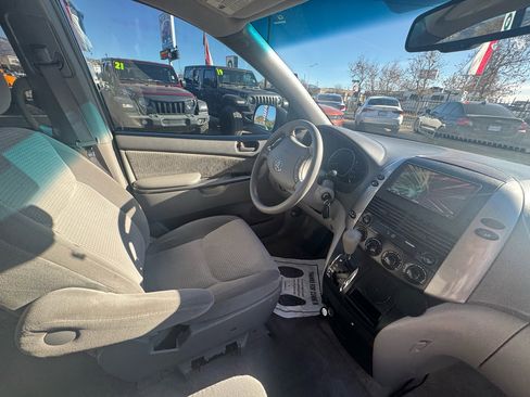 Used 2006 Toyota Sienna CE image 10