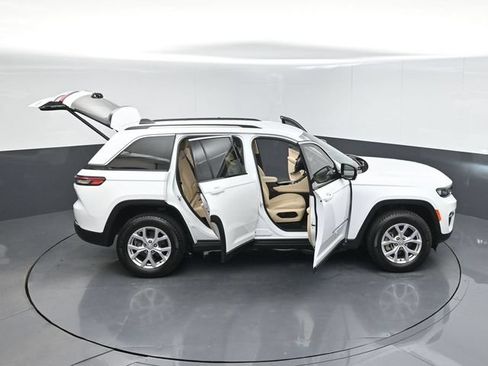 Used 2022 Jeep Grand Cherokee Limited AWD/4WD image 60