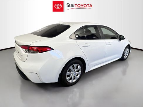 Used 2025 Toyota Corolla LE image 4