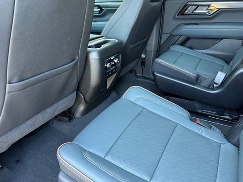 New 2026 GMC Yukon AT4 w/ AT4 Premium Plus Package AWD/4WD image 13