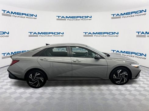 Used 2025 Hyundai Elantra SEL FWD image 6