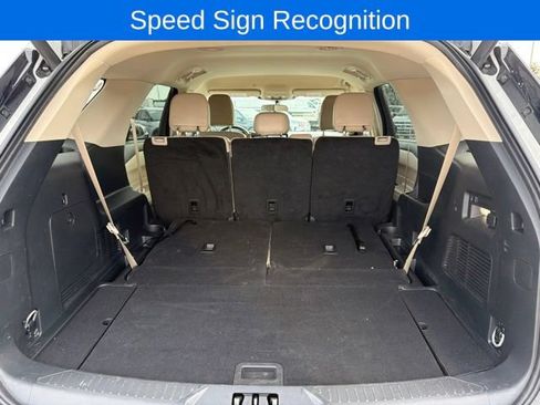 Used 2024 Ford Explorer XLT w/ Equipment Group 202A AWD/4WD image 22