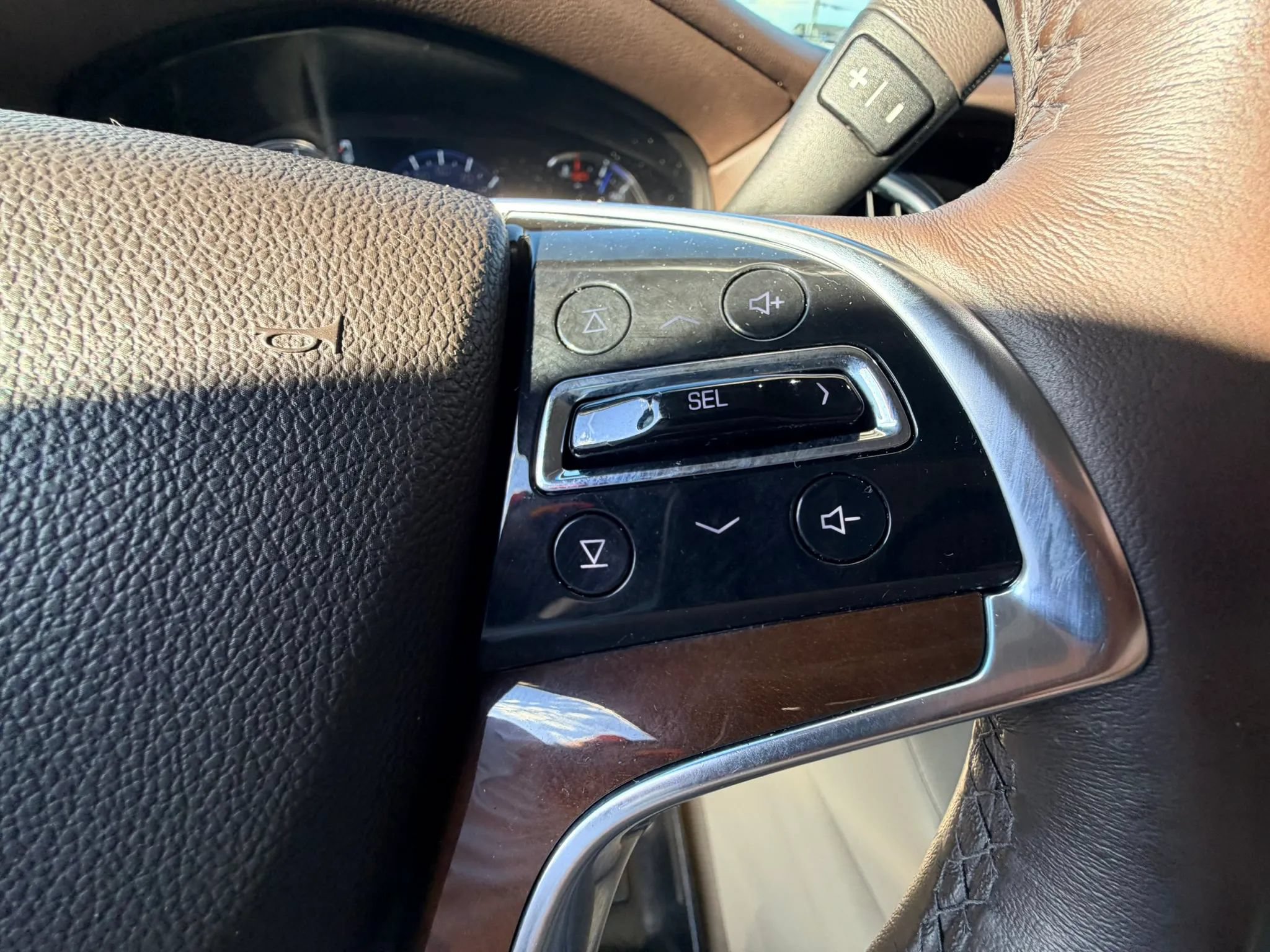 Used 2017 Cadillac Escalade ESV Premium Luxury AWD/4WD image 14