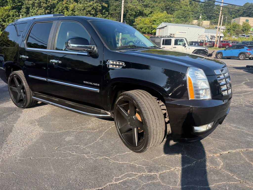 Used 2011 Cadillac Escalade AWD image 15