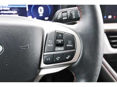 Used 2025 Ford Explorer Active w/ Active Comfort Package RWD image 17