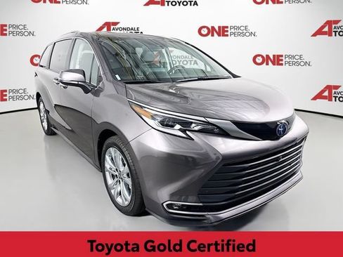 Certified 2023 Toyota Sienna Platinum FWD image 1
