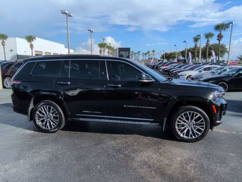 Used 2022 Jeep Grand Cherokee L Summit AWD/4WD image 3