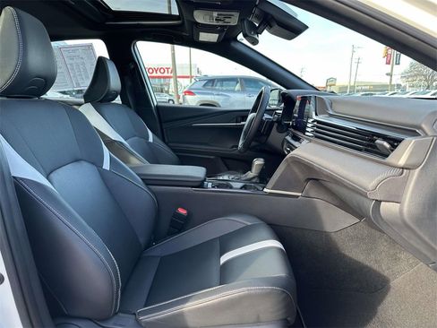 Certified 2025 Toyota Camry SE image 14