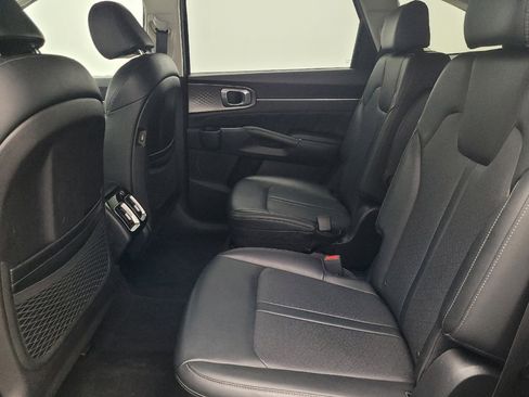 Used 2021 Kia Sorento SX image 18