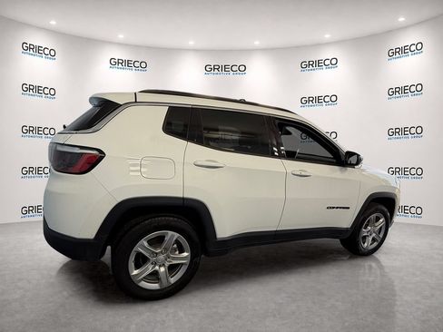 Used 2024 Jeep Compass Latitude AWD/4WD image 14