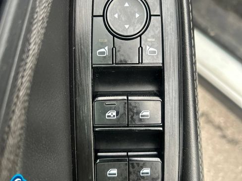 Used 2021 Nissan Rogue SV AWD/4WD image 17