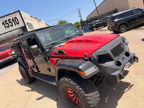 Used 2019 Jeep Wrangler Unlimited Sahara AWD/4WD image 7