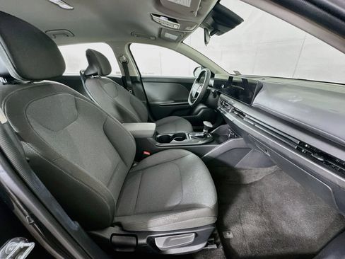 Used 2025 Kia K4 FWD image 28