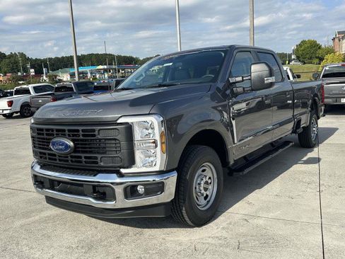 New 2026 Ford F350 XL w/ XL Driver Assist Package RWD image 3