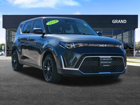 Certified 2024 Kia Soul LX FWD image 3