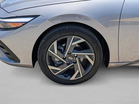 Certified 2025 Hyundai Elantra Sport FWD image 22